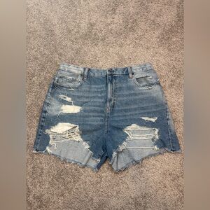 NWT American Eagle Distressed, Curvy, Mom Jeans Shorts,  Blue, Size 32/14